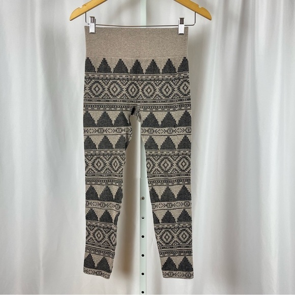 One 5 One Small Balinese High Waist Winter Print Fleece Lined Leggings Oatmeal - Picture 1 of 7